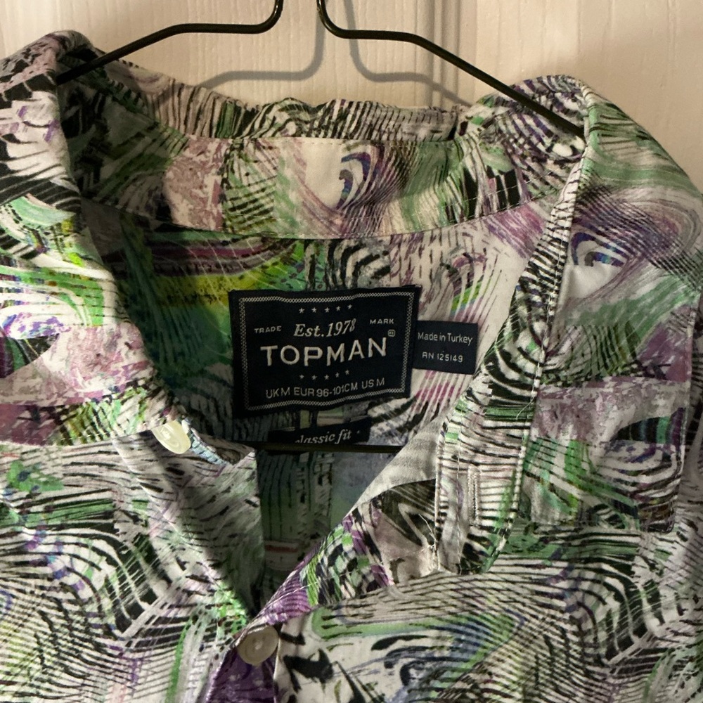 EUC | Topman • Short sleeve button-down shirt (abstract green/purple), Medium